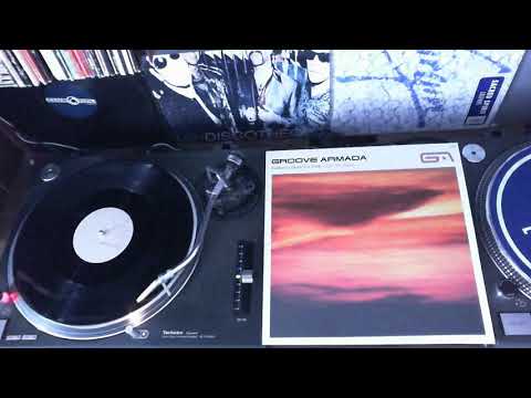 Groove Armada  Featuring Gram'ma Funk - I See You Baby (LP version) [1999]