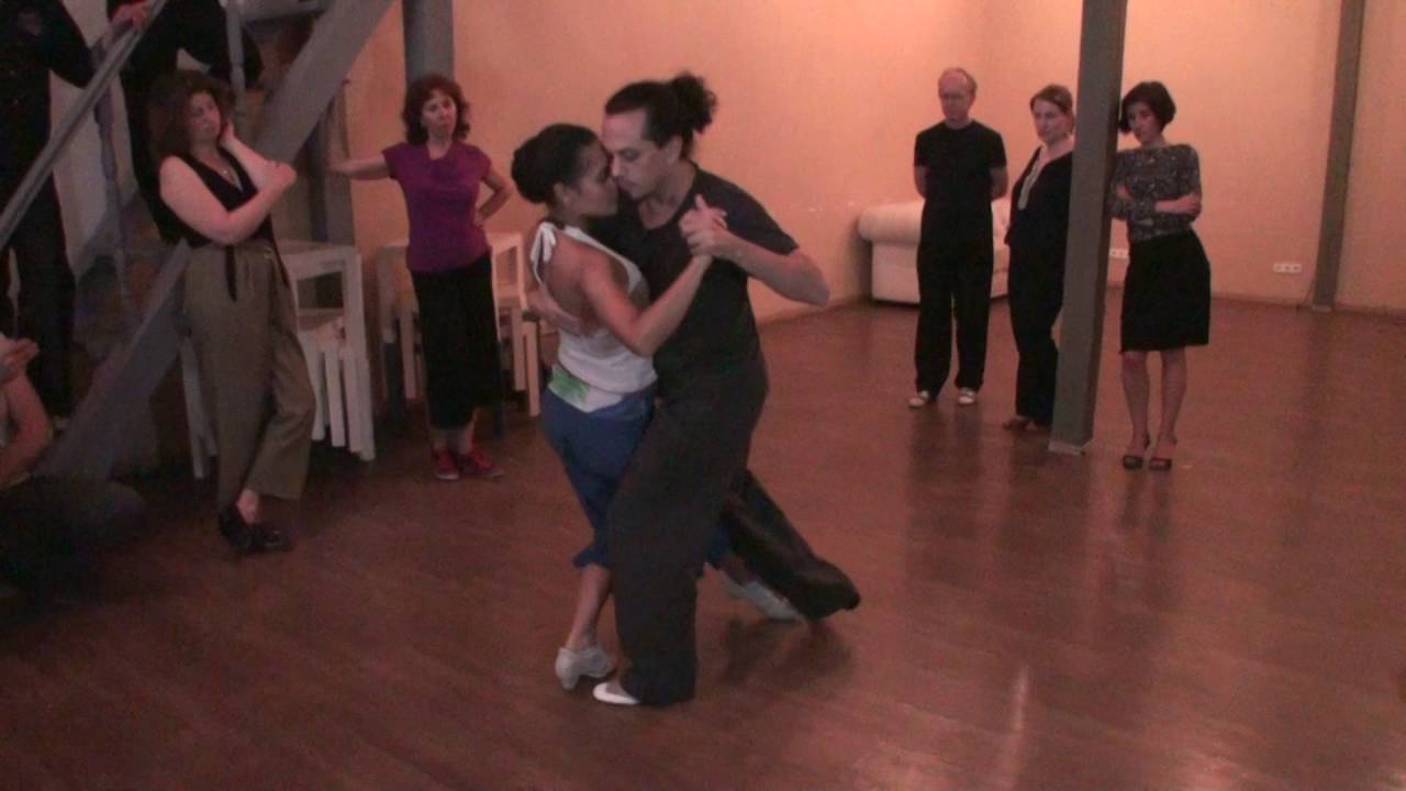 (8) Juan Alba y Mariana Soler. Colgadas