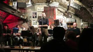 Das Waggong Ukulele Ensemble 2016: "The Moon Song" Das Waggong Ukulele Ensemble 2016: "The Moon Song"