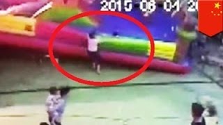 Ребёнок погиб в надувном замке в Китае