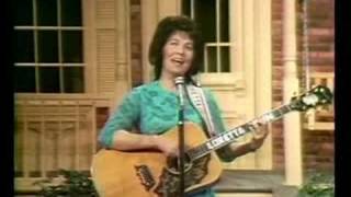 Loretta Lynn - Wine, Women, and Song