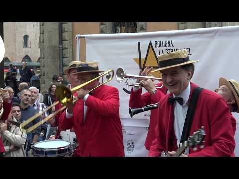 ROARING EMILY JAZZ BAND Street Dixieland Jazz Band Bologna Musiqua