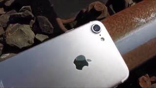 will an iphone 7 survive? iphone 7 vs train