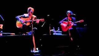 Ray Davies plays 'Two Sisters', march 2010