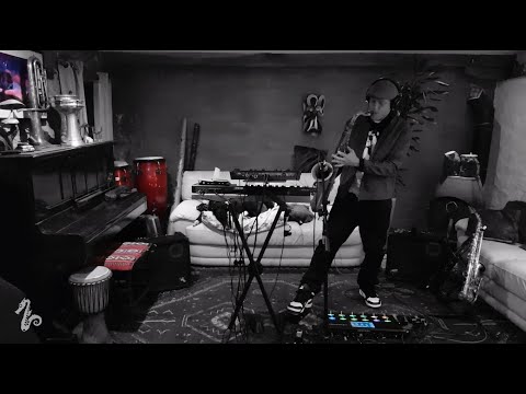 Woodnote, Lil Rhys & Eva Lazarus: "Double You"