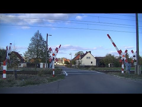 Spoorwegovergang Rehfeld (D) // Railroad crossing // Bahnübergang