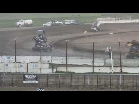 Grasty wins Stockton opener for first career sprint car win.