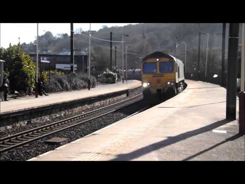 Freightliner 66544 Powers up through Keighley on a Coal Train - 03/04/113