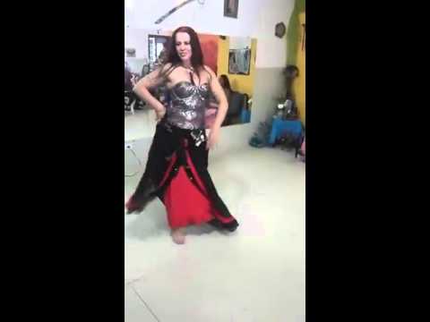 Dança Cigana Contemporanea | Zanna Bessa