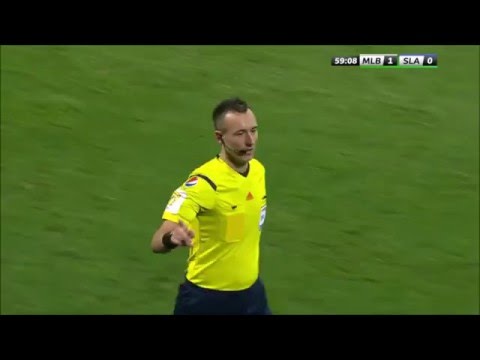 Trenér Dušan Uhrin vykázán na tribunu