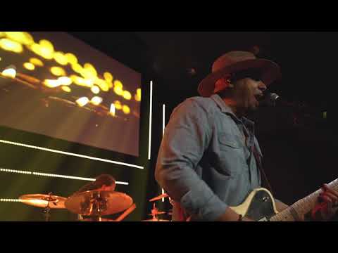 DELIVERING LIGHT - MT. ZION Feat  Jahricio