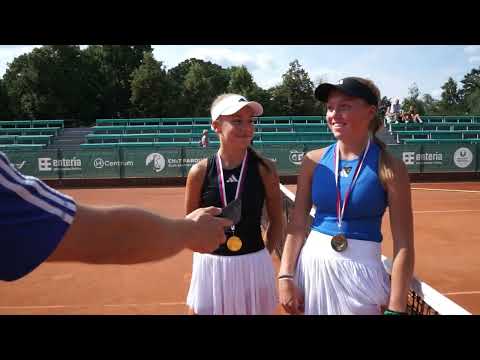 Alena Kovačková a Jana Kovačková po výhře ve finále | Pardubická juniorka 2024