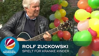 Rolf Zuckowski gibt Mini-Konzert für kranke Kinder in Hamburg