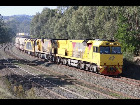 6027, 6021 and G534 on 5BM7 Aurizon superfreighter at Broadford- 16/5/15