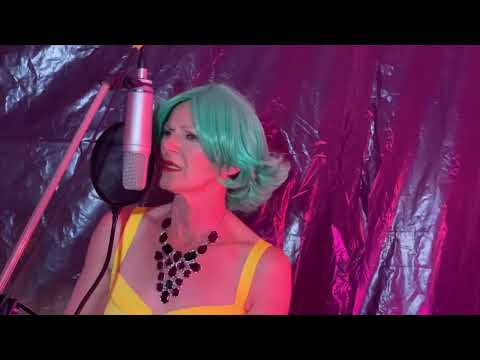 Ella pjeva stare pjesme SALAŠ U MALOME RITU / Ja sam rodjen tamo na salašu / Audio&Video Iphonx