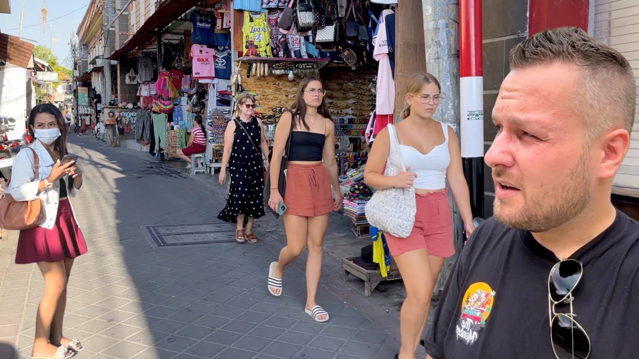 A traveler explores Poppies Lane I in this video tour.