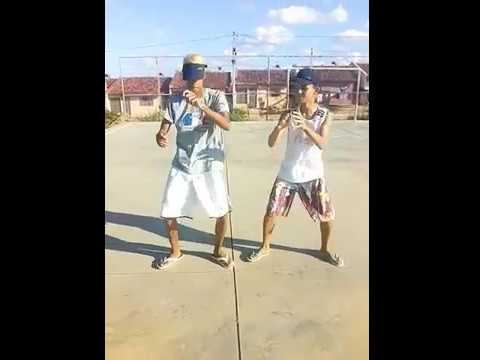 MC REINO, CHEFE CORINGA E MC RICARDINHO - VIAJA NÓS MALOKA... O DJ TÁ MUITO LOUCO