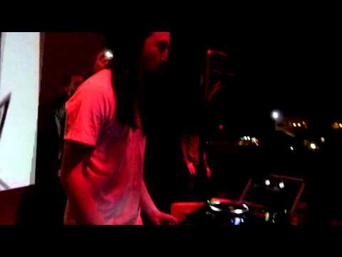 Steve Aoki's Metallica Moshpit Spring Break 2011 Lake Havasu.MOV