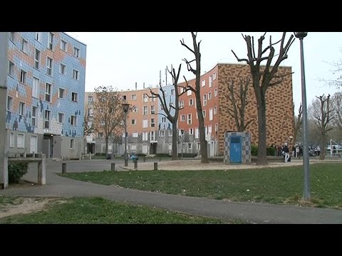 Policiers blessés à Viry-Châtillon: les riverains souvent agressés