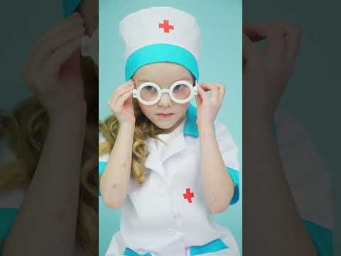 Детский костюм игровой "Маленький врач" белый (4-5 лет, 110-116 см) / Халат и шапочка медицинские карнавальные - фото 1 - id-p679985491