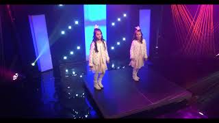 Ajela Topalli & Rejana Topalli - Dy Flutura