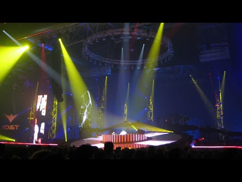 Tiësto In Concert @ Etias Arena Hasselt, Belgium 06.11.04 (Day 3)