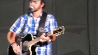 World Premier of &quot;Crazy Being Home&quot; by Mark Wills at #milblogcon