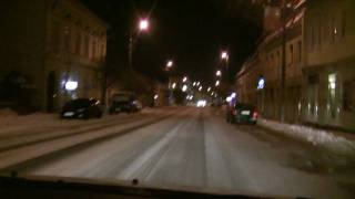 preview picture of video 'Átutazunk autóval Paks főutcáján este / Paks'