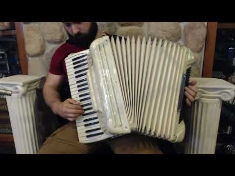 4392 - Cream Crucianellli Piano Accordion LMH 41 120 $699