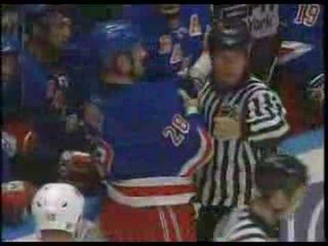 Islanders vs Rangers Scrum November 29, 2007