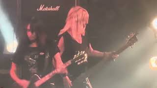 Girlschool - Bomber