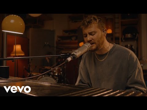 Sam Wills - Lay Down (Live at The Pool)