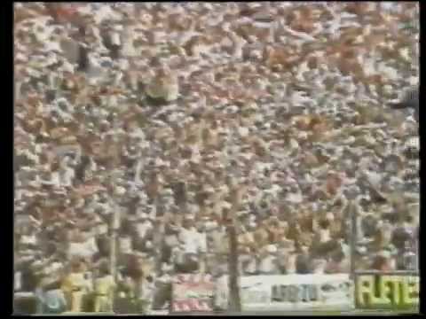 "Recibimiento GIMNASIA - Racing | Final 1984 | Vuelta" Barra: La Banda de Fierro 22 &bull; Club: Gimnasia y Esgrima