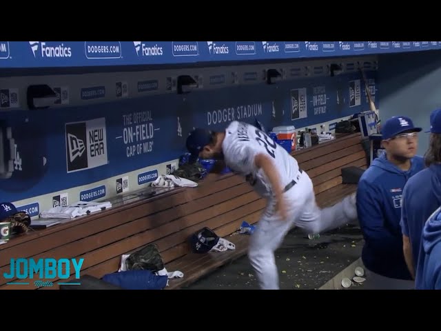 Clayton Kershaw gets pulled in the 5th and is not happy about it, a breakdown