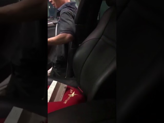 Xe đang được khắc phục lỗi tại B&M Auto