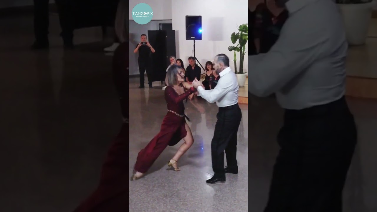 Julia Urruty & Claudio González dance Solo Tango Orquesta & Chino Laborde    - El Gordo Triste