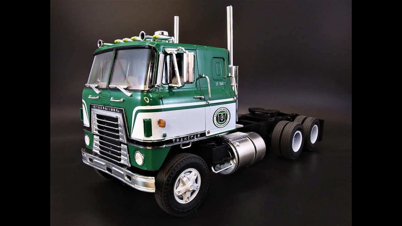 Maquette Amt/ertl American Superliner Semi Tractor 1:24