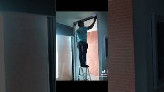 ประตูบานสวิงเข้าออก พร้อมแปะลายลูกฟัก