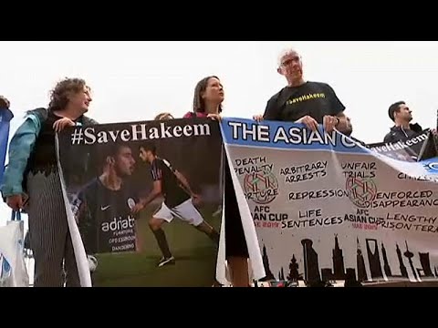 شاهد احتجاجات في أستراليا ضد الترحيل المحتمل للاعب كرة قدم بحريني لاجئ من تايلاند…