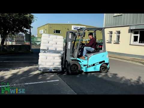 VMAX electric forklift 2.5 ton with Cab - Image 2