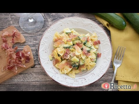 Pasta con zucchine, speck e zafferano - Ricetta.it