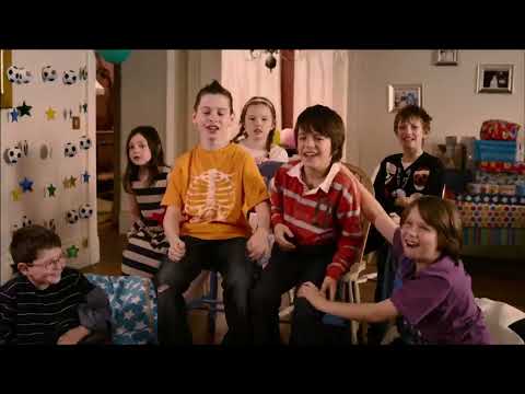 STITCHES: O Retorno do Palhaço Assassino - FILME DE TERROR / TRASH DUBLADO COMPLETO FULL HD (2012)