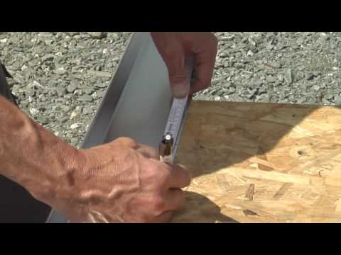 Herstellung einer Ortblechecke / Forming a drip edge corner