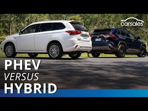 2020 Mitsubishi Outlander PHEV v Toyota RAV4 Hybrid Comparison Test @carsales