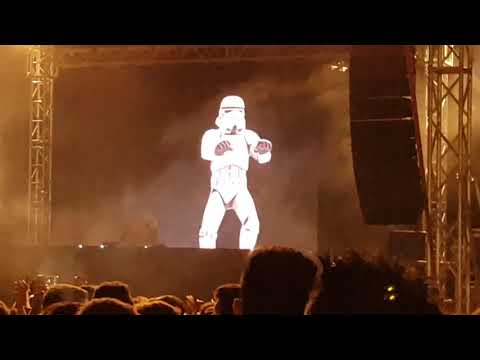 Salgo sul palco e faccio bang bang