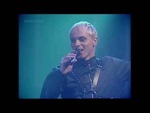 The Shamen  - Ebeneezer Goode  - TOTP 1992