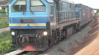 preview picture of video 'KTMB locomotive 29 Class - CNR Dalian at Taman PKNK, Alor Setar.'