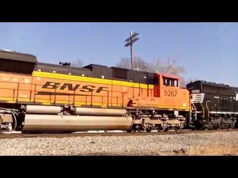 NS 35N @ LOGANSPORT, IN 11 29 14 NS 9307 BNSF 9367 NS 6925 NS 5315 NS 5108