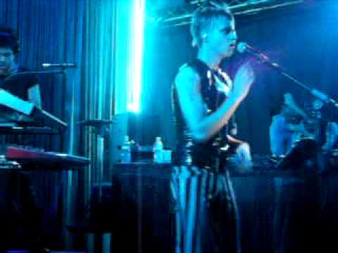 FLUON -- live Tunnel 16 dicembre 2011