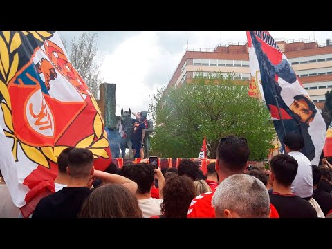RSD Alcalá celebrated its promotion party at the Aguadores fountain.
